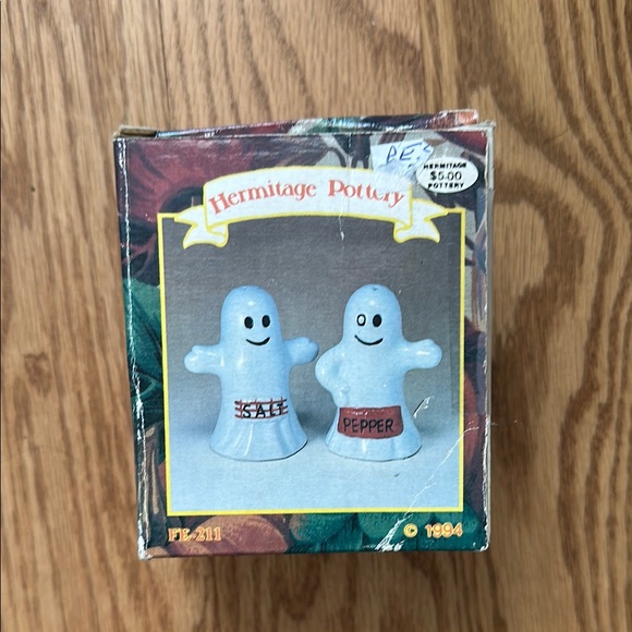 hermitage pottery Other - Antique Ghost Salt and Pepper Shakers